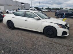 
										2023 Nissan Altima s full									