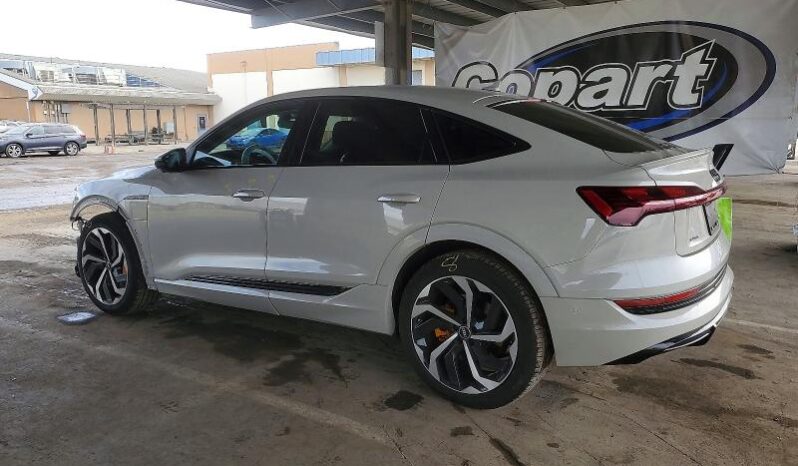 
								2022 Audi E-tron full									