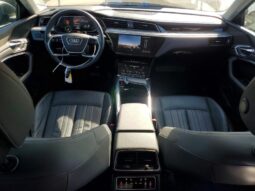 
										2024 Audi Q8 full									