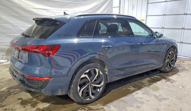 
								2024 Audi Q8 full									