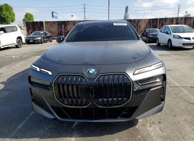
								2025 BMW 7 series full									