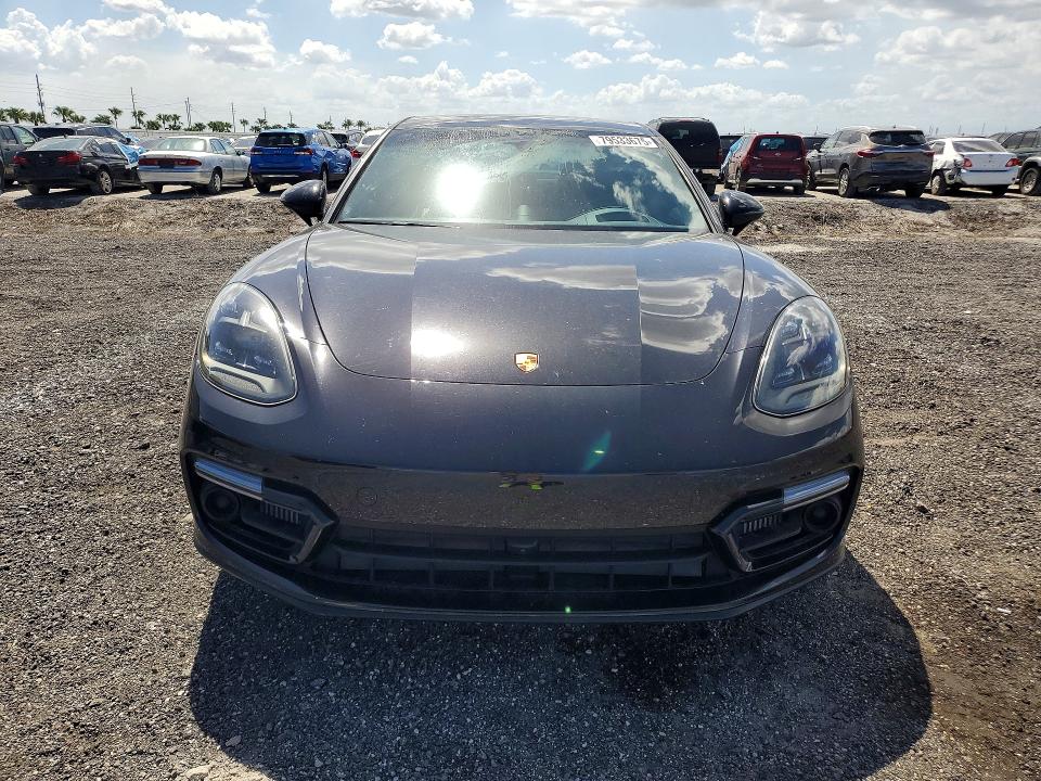 2022 Porsche Panamera