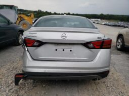 
										2022 Nissan Altima sr full									