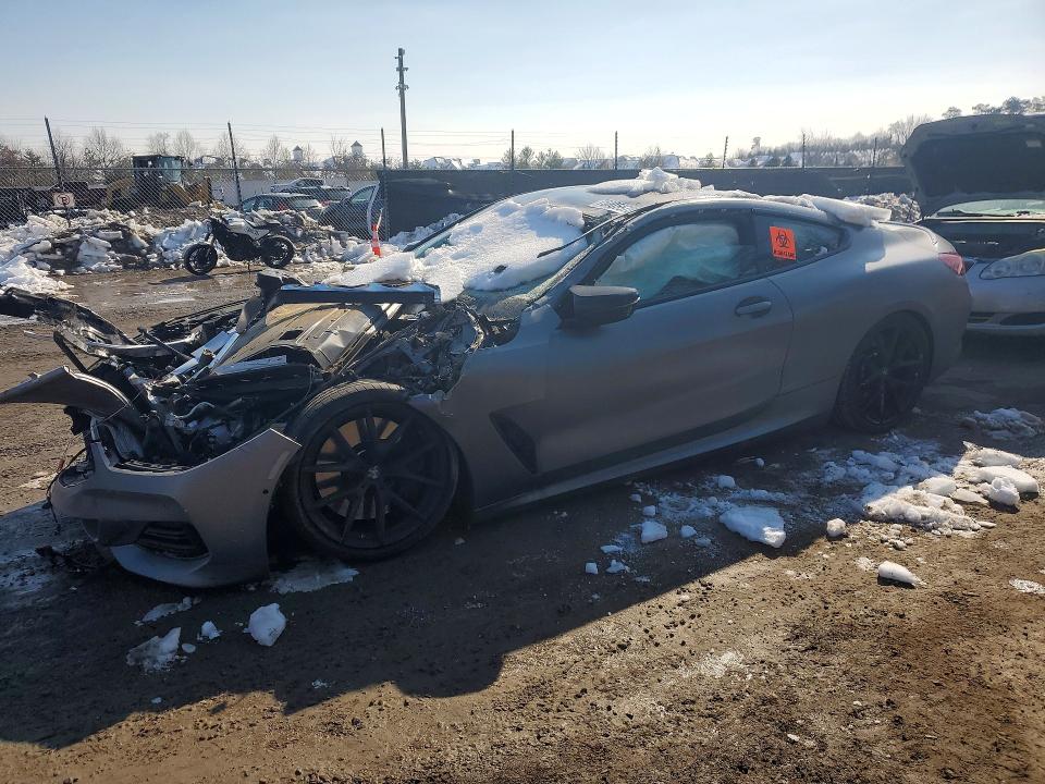 2025 BMW M8