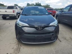 
										2022 Toyota C-hr full									
