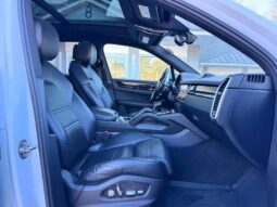
										2019 Porsche Cayenne full									