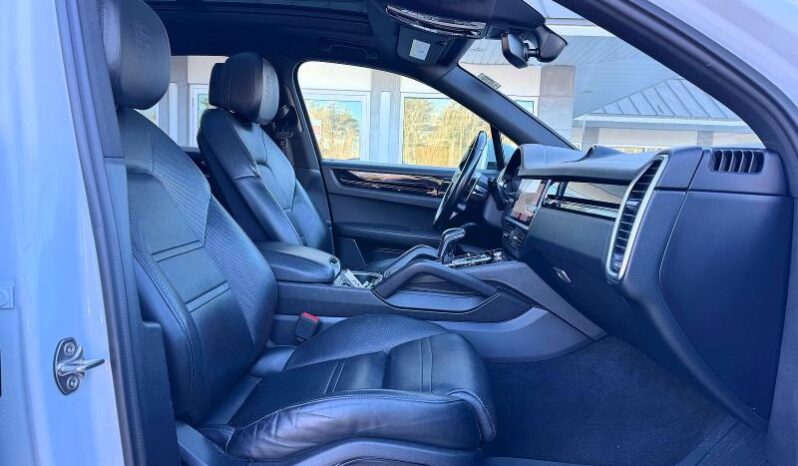 
								2019 Porsche Cayenne full									