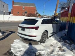 
										2021 Audi E-tron full									
