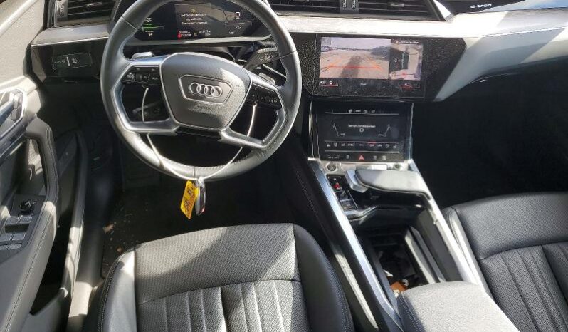 
								2021 Audi E-tron full									