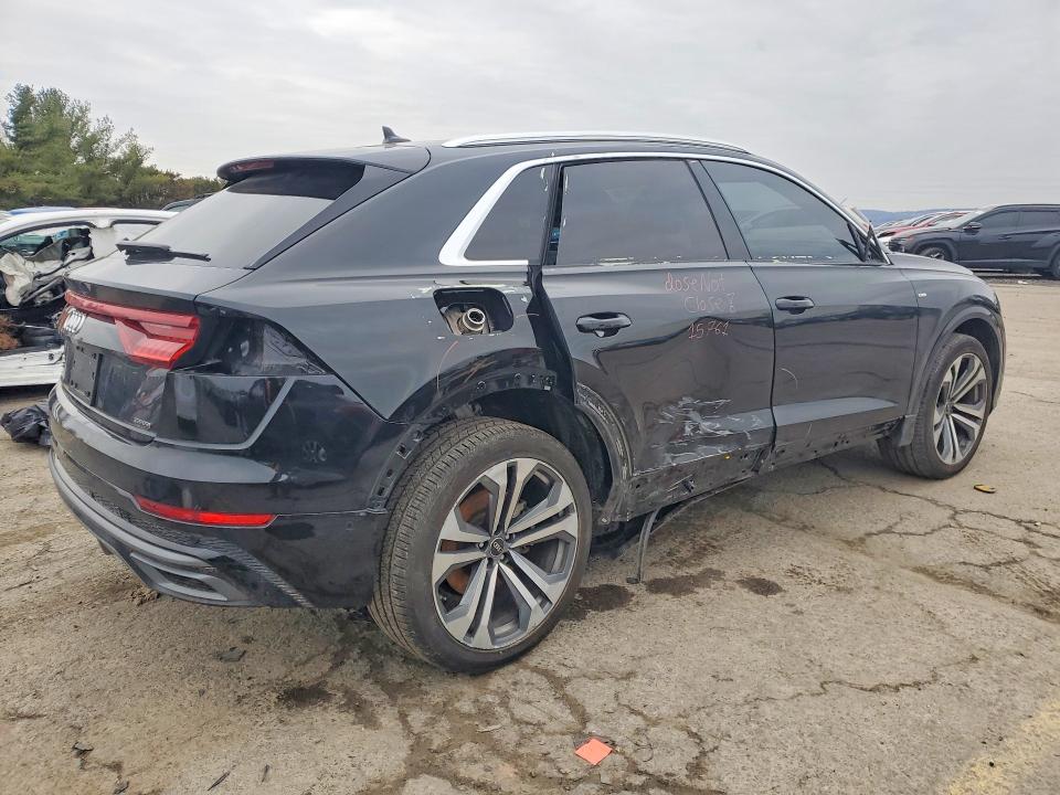 2022 Audi Q8