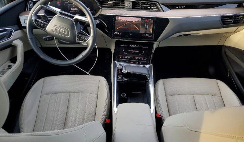 
								2021 Audi E-tron full									