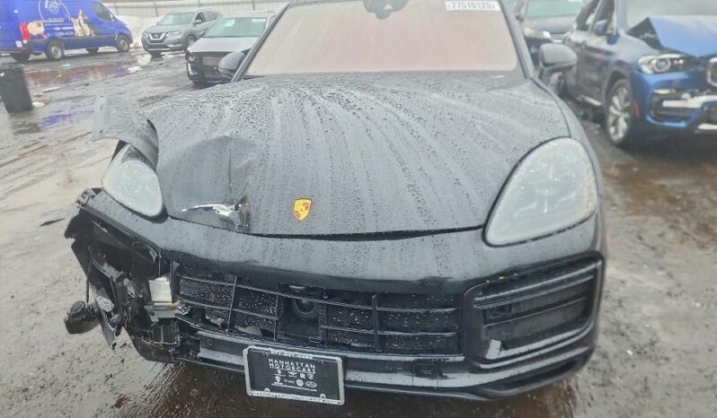 
								2023 Porsche Cayenne full									