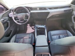 
										2024 Audi Q8 full									