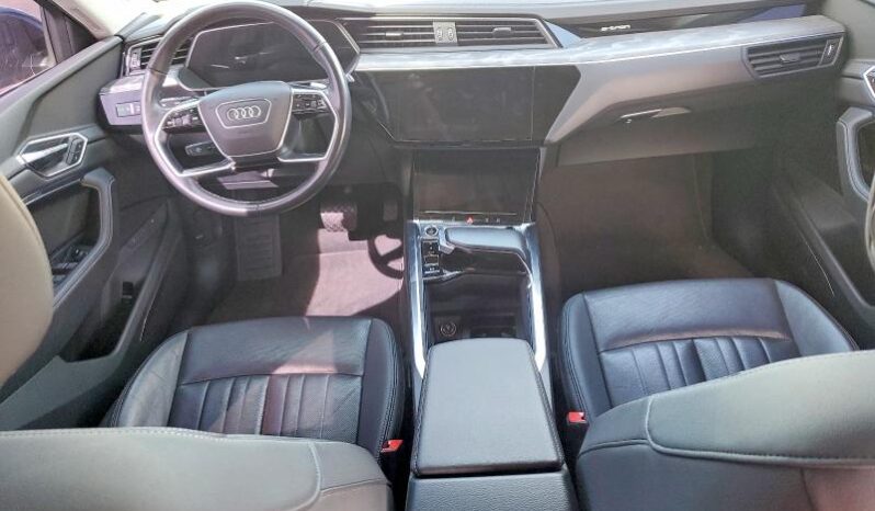 
								2024 Audi Q8 full									