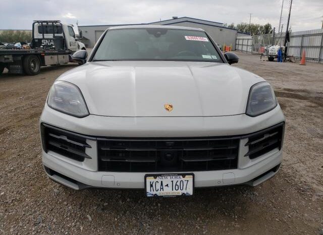 
								2024 Porsche Cayenne full									