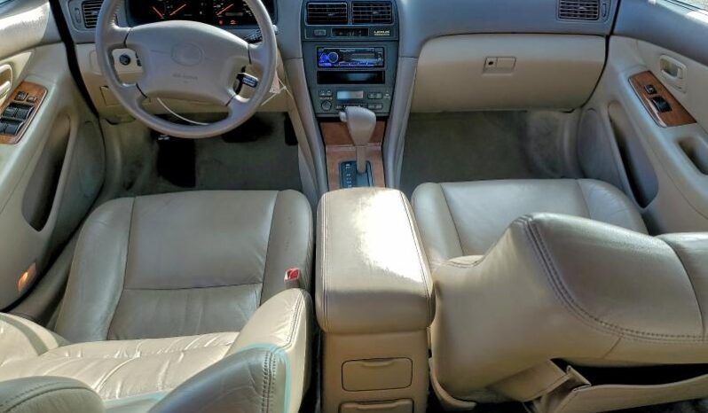 
								1998 Lexus Es 300 full									