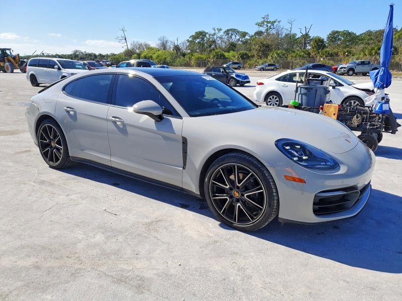 2022 Porsche Panamera