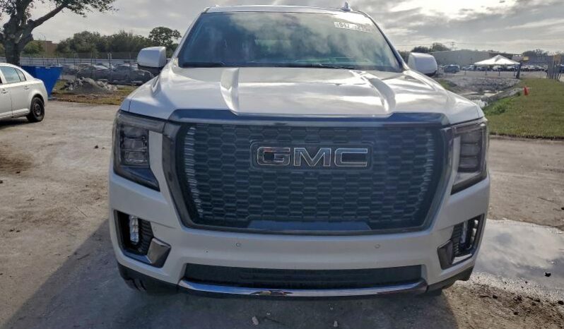 
								2023 Gmc Yukon full									
