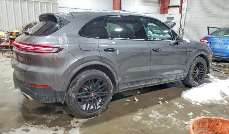 
								2025 Porsche Cayenne full									