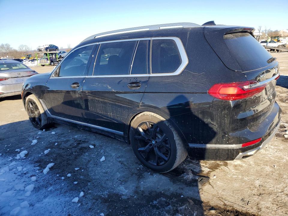 2022 BMW X7