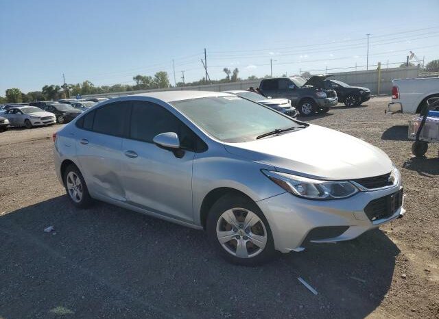 
								2017 Chevrolet Cruze ls full									