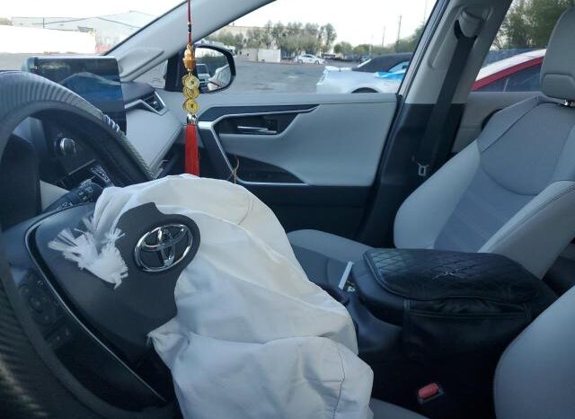 
								2025 Toyota Rav4 full									