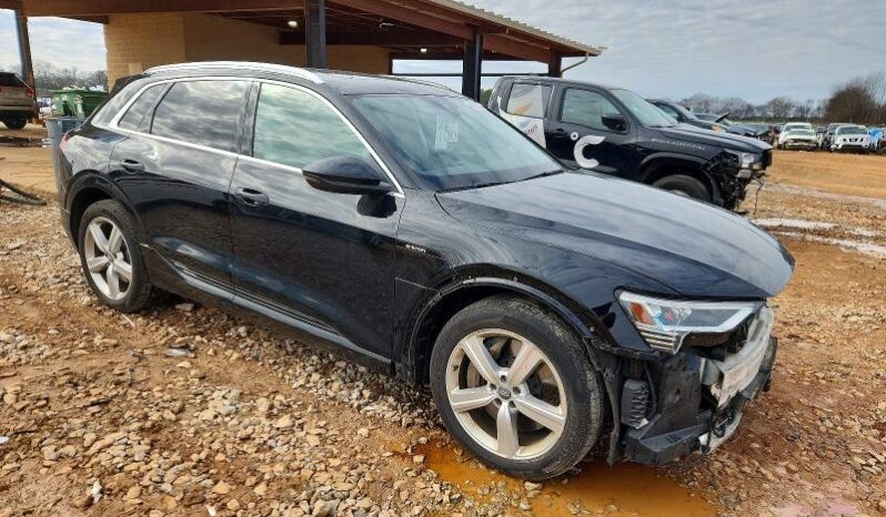 
								2019 Audi E-tron full									