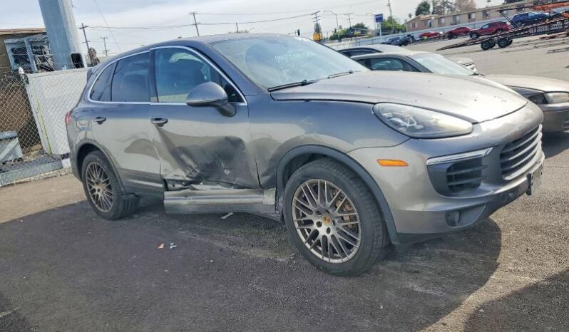 
								2018 Porsche Cayenne full									