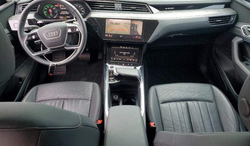 
								2022 Audi E-tron full									