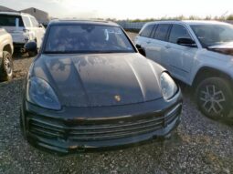 
										2023 Porsche Cayenne full									