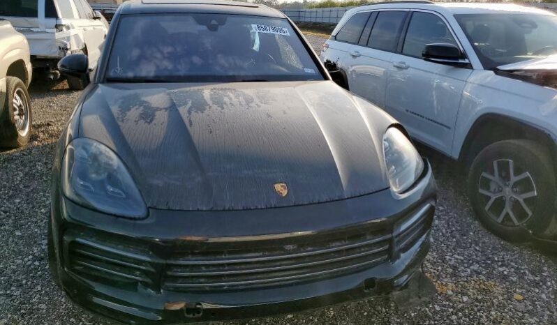 
								2023 Porsche Cayenne full									