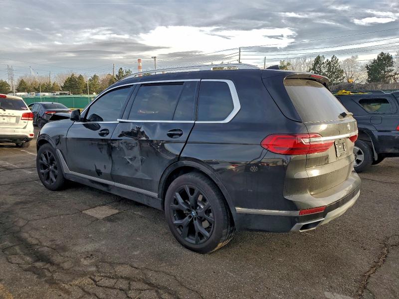2022 BMW X7