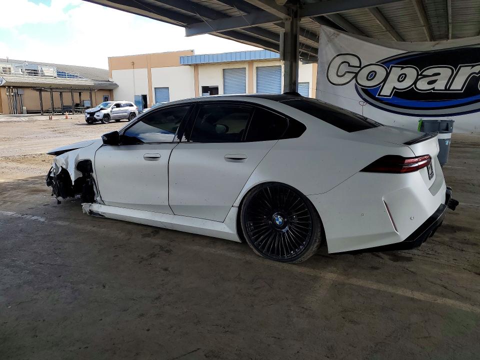 2025 BMW M5