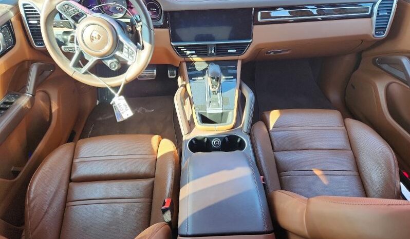 
								2023 Porsche Cayenne full									