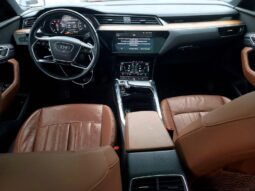 
										2022 Audi E-tron full									