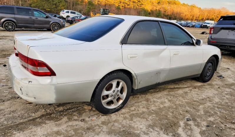 
								2000 Lexus Es 300 full									