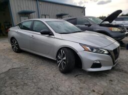 
										2022 Nissan Altima sr full									