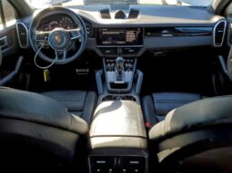 
										2022 Porsche Cayenne full									