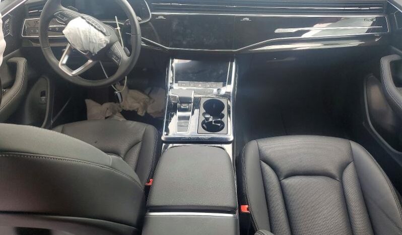 
								2024 Audi Q8 full									