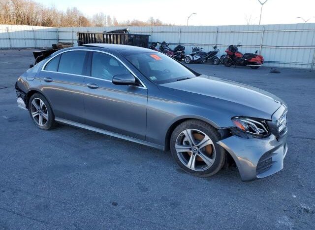 
								2019 Mercedes-benz E 300 4mat full									