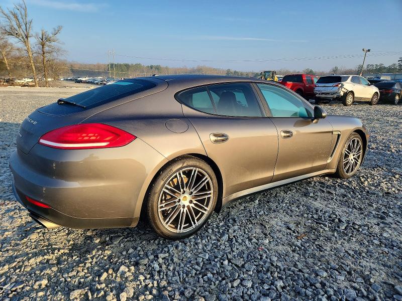 2016 Porsche Panamera