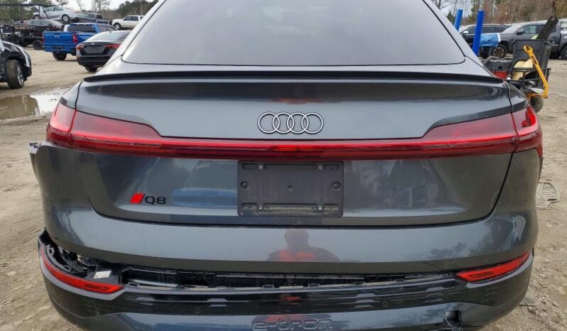 
								2024 Audi Q8 full									