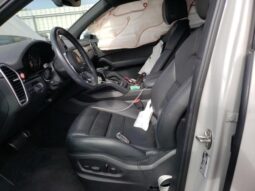 
										2023 Porsche Cayenne full									
