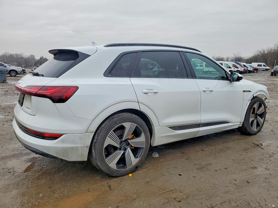 2022 Audi E-tron
