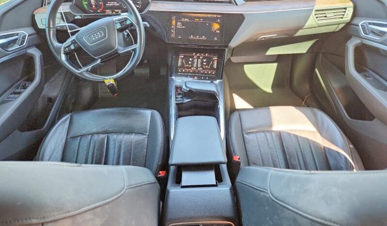 
								2019 Audi E-tron full									