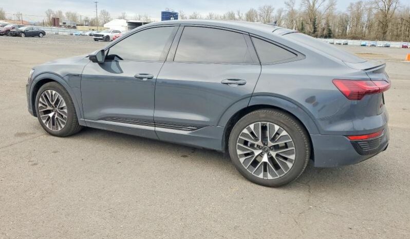 
								2024 Audi Q8 full									