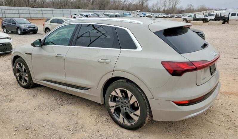 
								2021 Audi E-tron full									