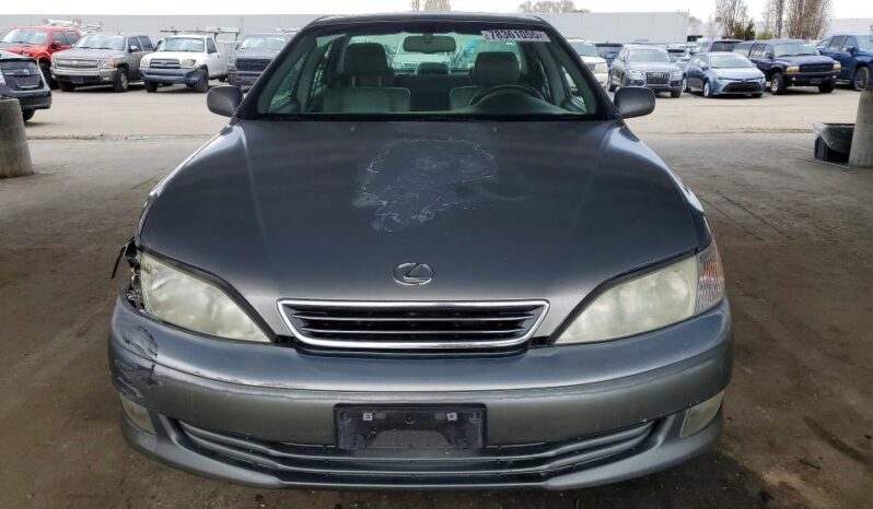 
								2000 Lexus Es 300 full									