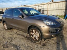 
										2011 Porsche Cayenne full									