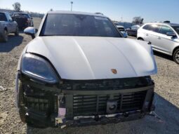 
										2025 Porsche Cayenne full									